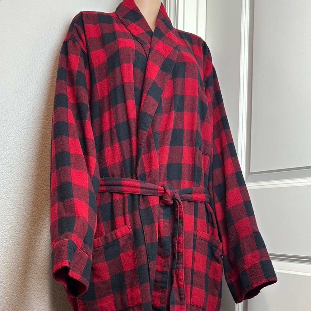 L.L.Bean Red and Black Plaid Buffalo Check Robe with embroidered M feature